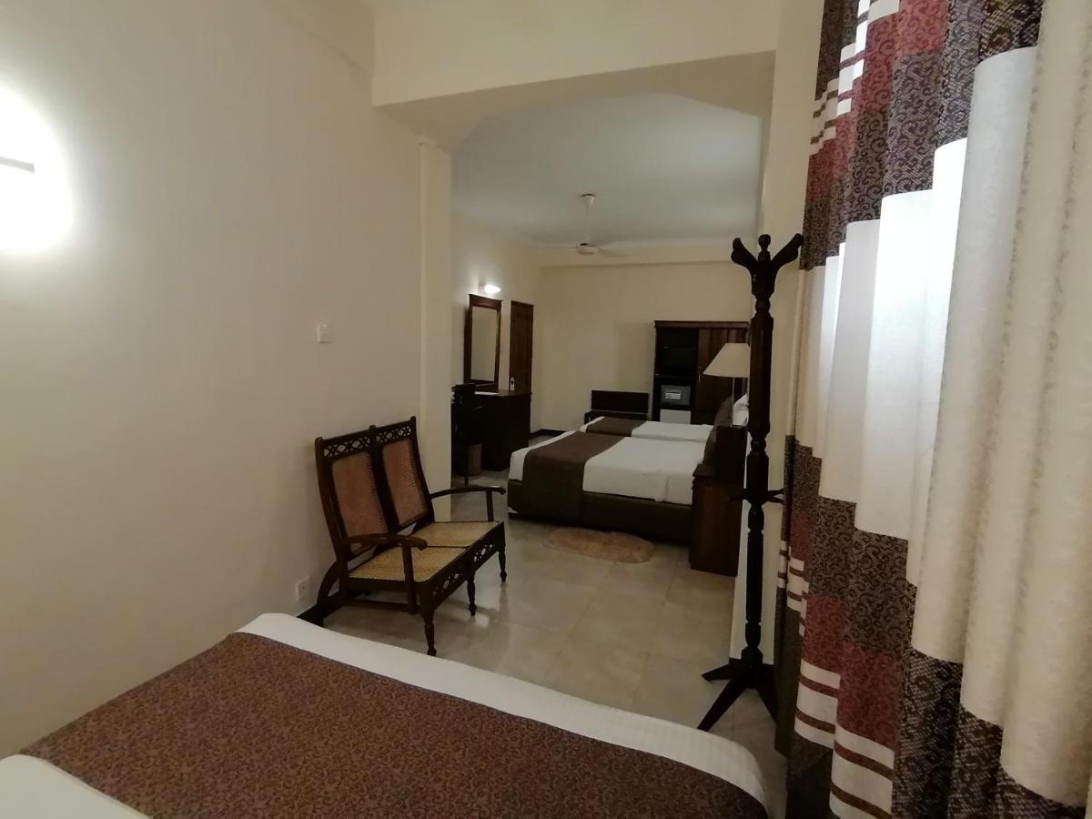 The Royal Mall Kandy Luaran gambar