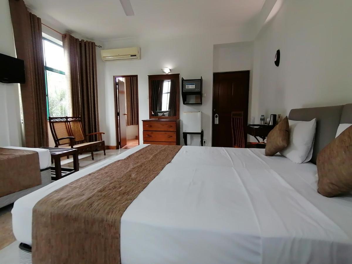 The Royal Mall Kandy Luaran gambar