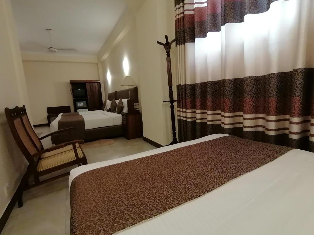 The Royal Mall Kandy Luaran gambar